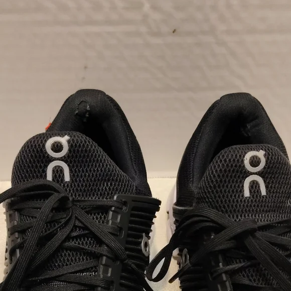 On Cloud Helion, Women #9 US , Running Shoes - Picture 10 of 10